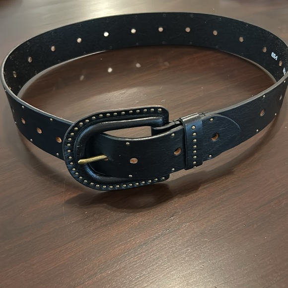Danier Black Leather Studded Belt 2” wide women size M - Picture 11 of 11